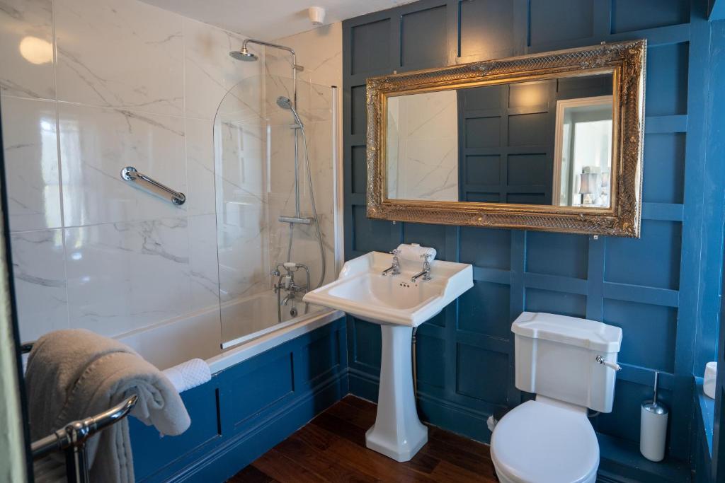 innishannon house hotel romantic hotel cork bathroom
