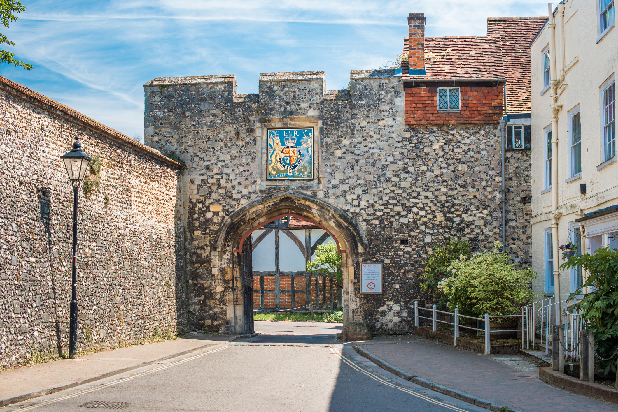 The Priory Gate romantic hotel hampshire castle